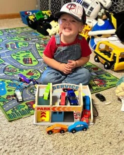 Melissa & Doug Service Station Parking Garage -Melissa & Doug Shop 620 161