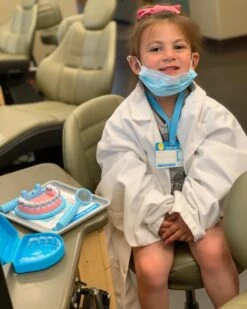 Melissa & Doug Super Smile Dentist Play Set -Melissa & Doug Shop 620 63