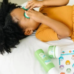 Melissa & Doug LOVE YOUR LOOK - Salon & Spa Play Set -Melissa & Doug Shop GUEST 51278e5b 832b 4671 ae44 67322a03d99f