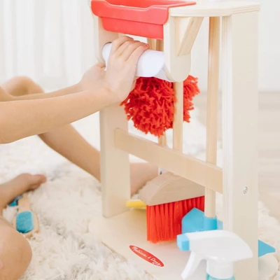 Melissa & Doug Deluxe Sparkle & Shine Cleaning Play Set (11pc) 6 Melissa & Doug Deluxe Sparkle & Shine Cleaning Play Set (11pc) - Image 6